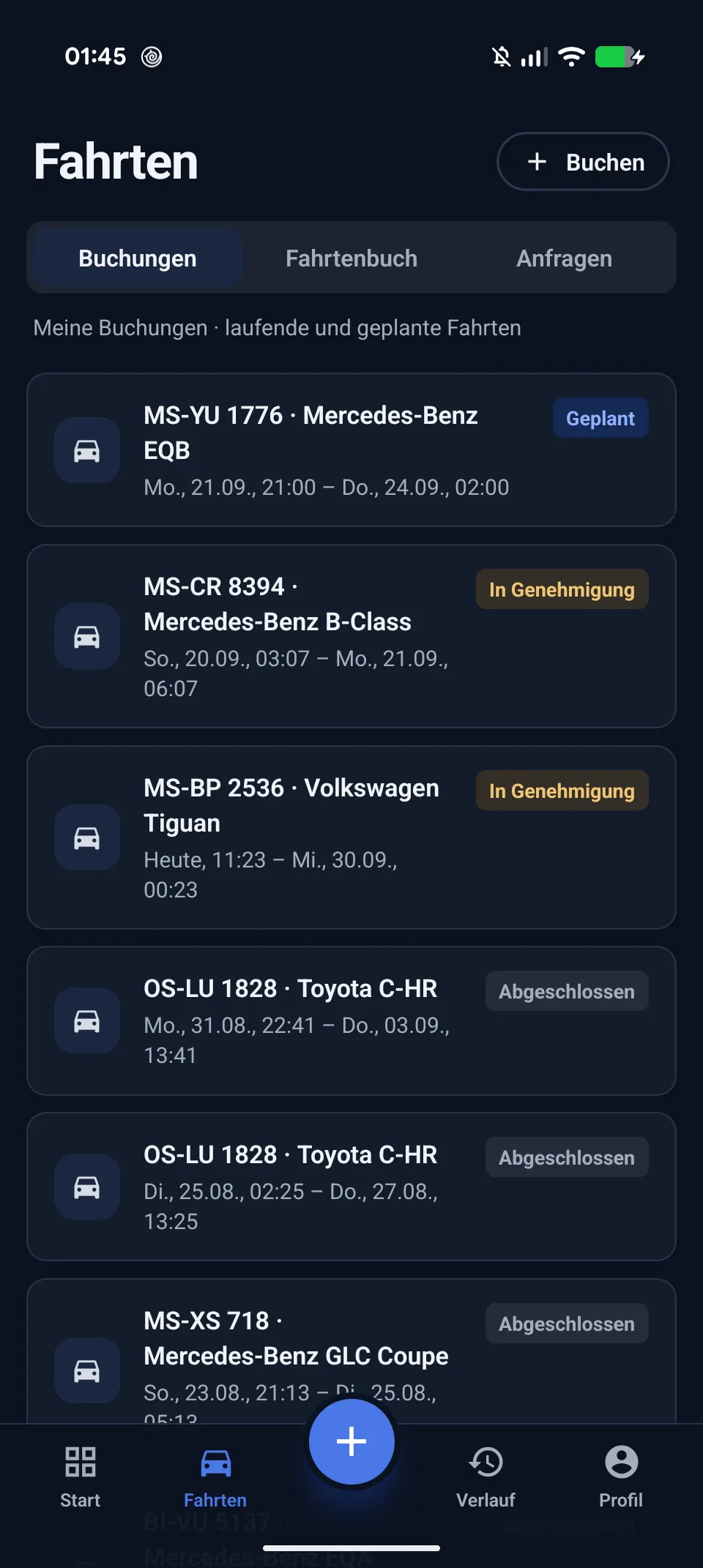 Buchungen in der MobilityManager Android-App mit Fahrzeug, Zeitraum und Genehmigungsstatus